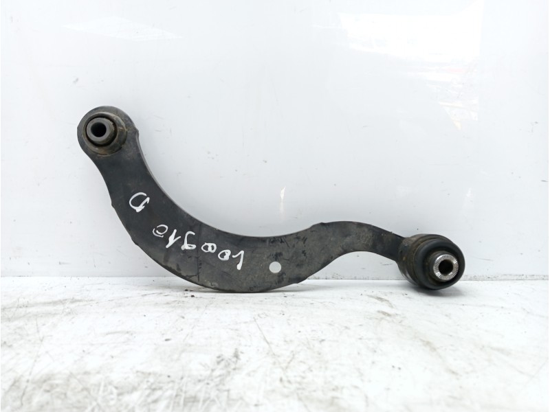 Recambio de brazo suspension superior trasero derecho para toyota avensis touring sports business advance referencia OEM IAM 487