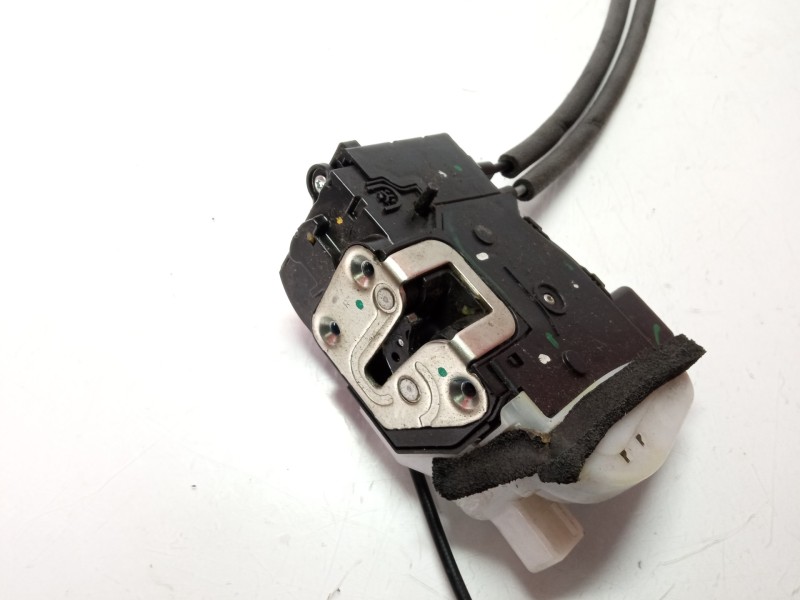 Recambio de cerradura puerta trasera derecha para hyundai ix35 1.7 crdi cat referencia OEM IAM 814202Y010  
