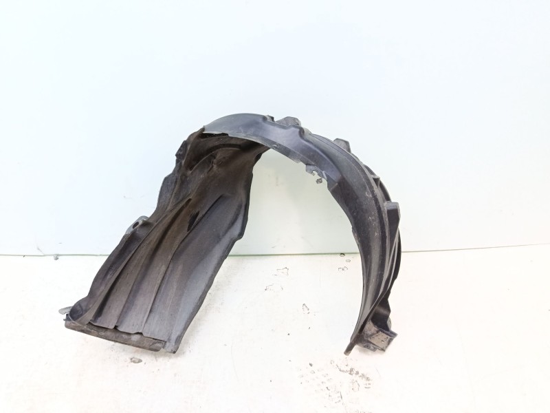 Recambio de paso de rueda delantero izquierdo para toyota yaris active referencia OEM IAM 53876K0020  