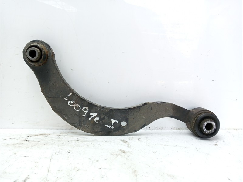 Recambio de brazo suspension superior trasero izquierdo para toyota avensis touring sports business advance referencia OEM IAM 4