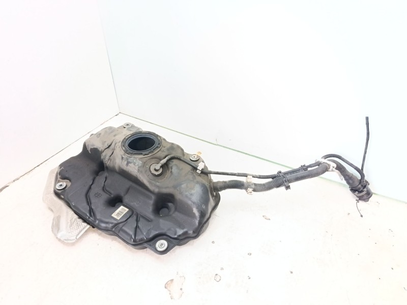 Recambio de deposito combustible para toyota yaris active referencia OEM IAM 77001K0090  