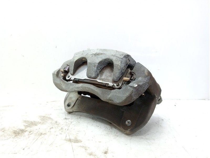 Recambio de pinza freno delantera derecha para toyota rav 4 executive hybrid referencia OEM IAM 4773042130  
