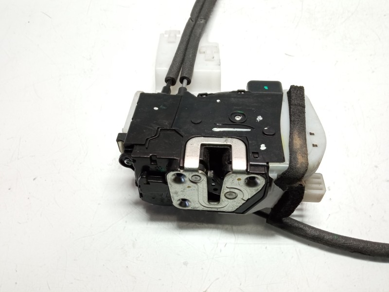 Recambio de cerradura puerta delantera derecha para hyundai ix35 comfort 2wd referencia OEM IAM 813202Y000  