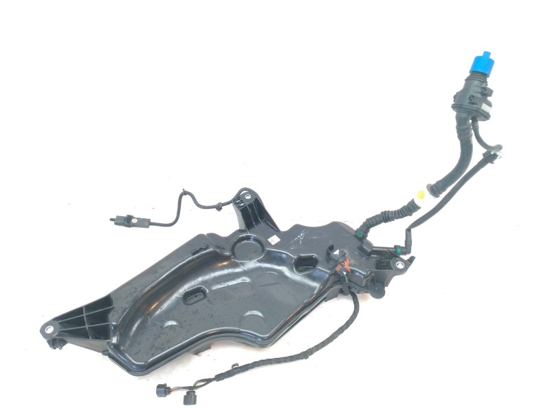 Recambio de deposito adblue para audi a3 sportback (8vf) 1.6 tdi referencia OEM IAM 5Q0131877R 5Q0131877K 