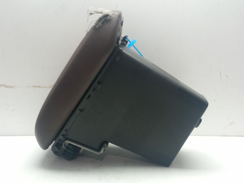 Recambio de consola central delantera para kia sorento referencia OEM IAM 846902P005VA 846912P005 