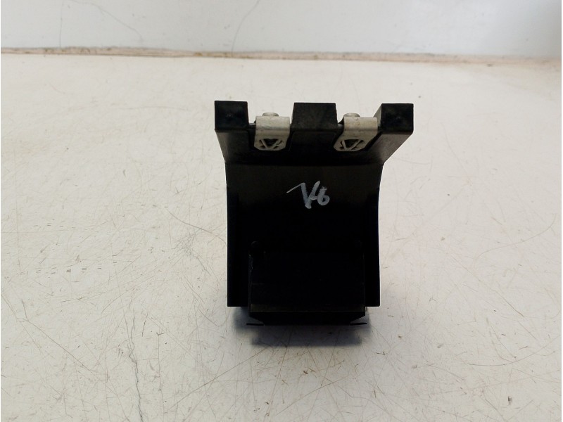 Recambio de moldura para land rover discovery sport (l550) 2.0 d 4x4 referencia OEM IAM LR002892  