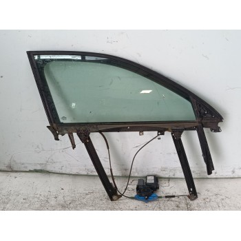 ELEVALUNAS DELANTERO DERECHO 8E0837462C 