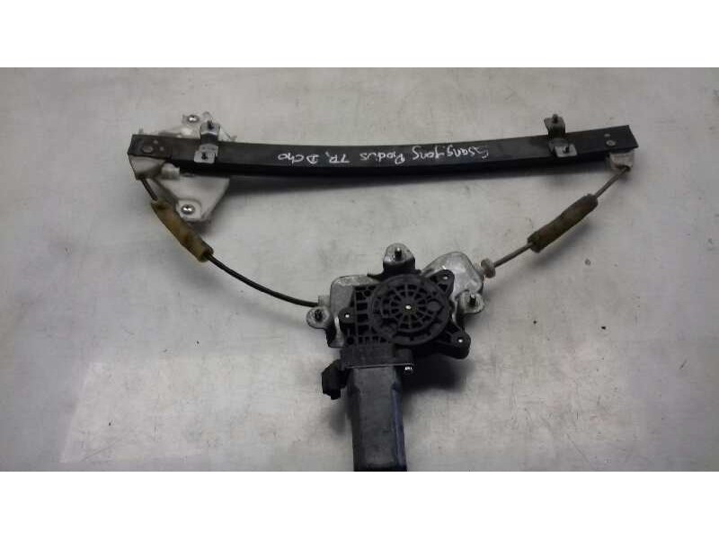 Recambio de elevalunas trasero derecho para ssangyong rodius xdi referencia OEM IAM 7334021000  