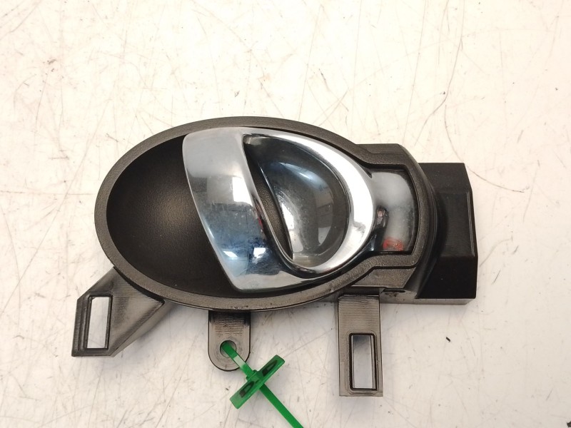 Recambio de maneta interior delantera derecha para nissan juke (f15) 1.6 referencia OEM IAM 80670BA61A  
