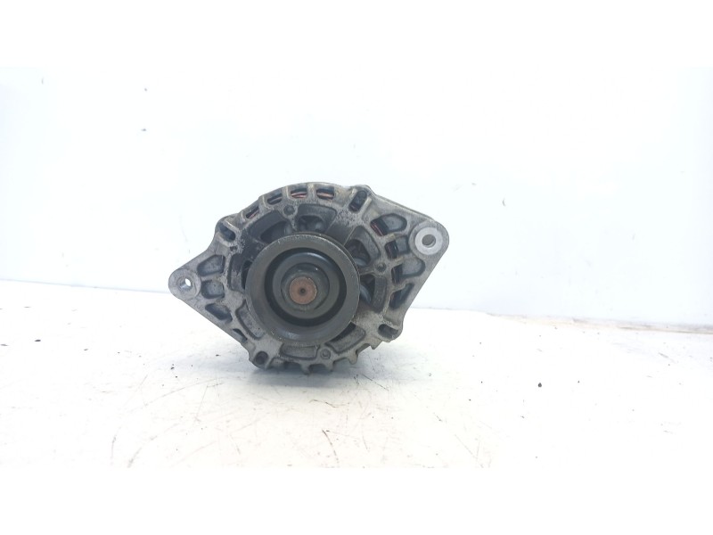 Recambio de alternador para hyundai getz (tb) 1.5 crdi cat referencia OEM IAM 373002550  