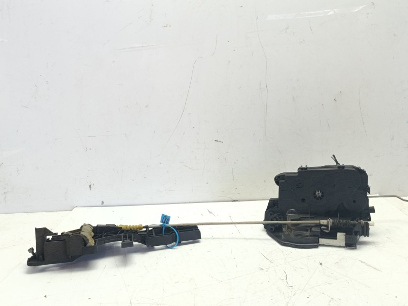 Recambio de cerradura puerta delantera derecha para bmw 1 (e81) 118 d referencia OEM IAM 51 21 7 202 146  
