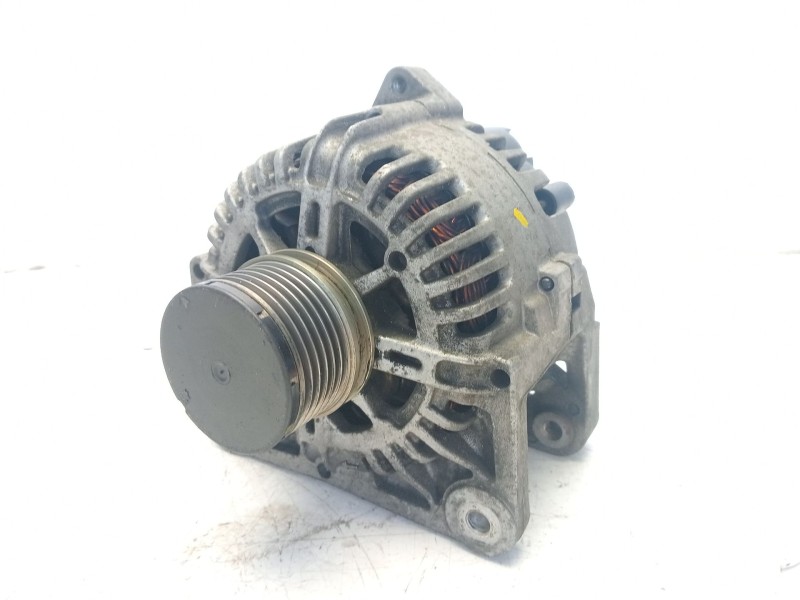 Recambio de alternador para renault clio ii fase ii (b/cb0) referencia OEM IAM 8200667608 TG11C064 