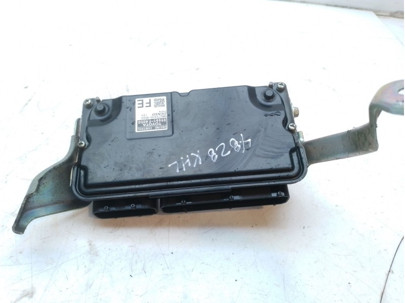 Recambio de centralita motor uce para toyota c-hr referencia OEM IAM 89661-F4050  MB275600-8562