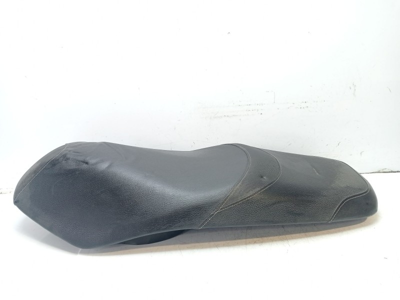 Recambio de asiento para sym jet 14 200 referencia OEM IAM 77200X8A000RH  