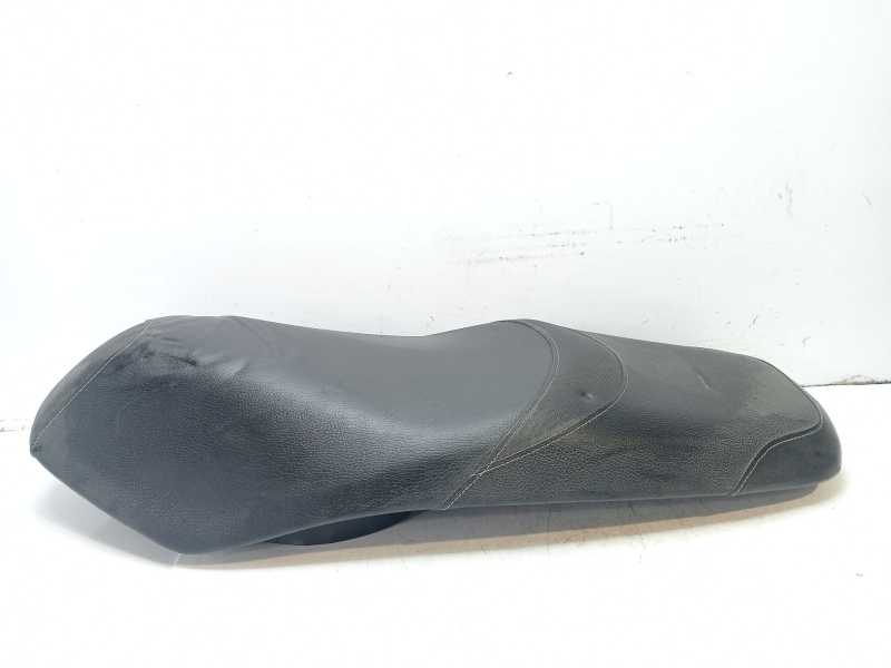 Recambio de asiento para sym jet 14 200 referencia OEM IAM 77200X8A000RH  