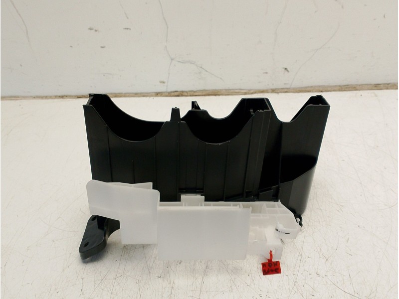 Recambio de moldura para toyota yaris (_p21_, _pa1_, _ph1_) 1.5 hybrid (mxph10) referencia OEM IAM 82877K0010  
