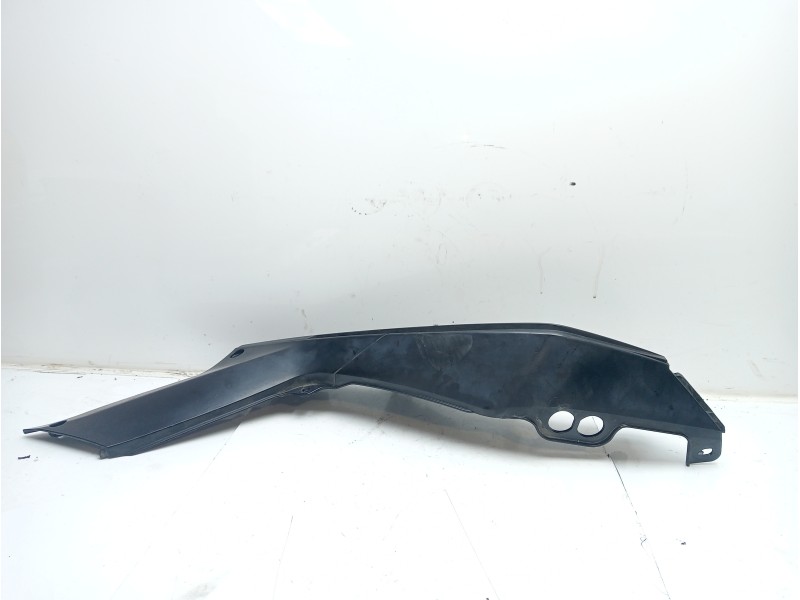 Recambio de moldura para ktm 125 duke referencia OEM IAM 9010804100033  