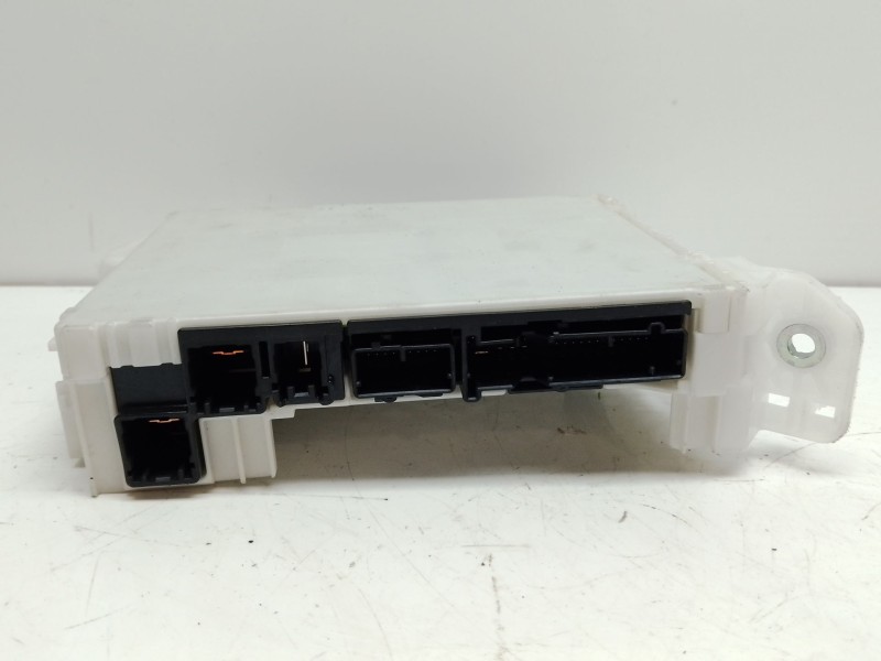 Recambio de caja reles / fusibles para toyota aygo x (_b7_) 1.0 vvt-i (kgb70) referencia OEM IAM 8273070021  