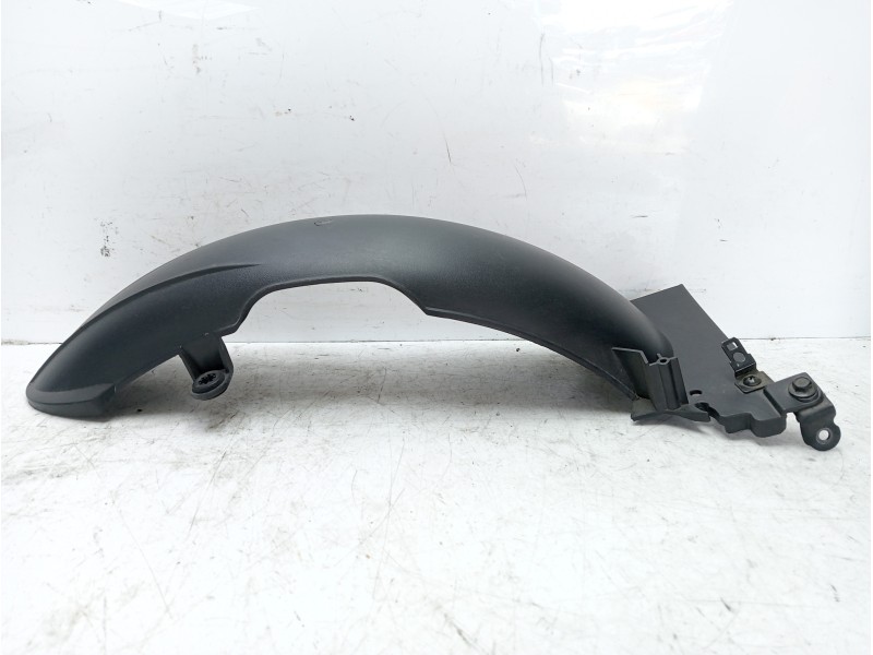 Recambio de guardabarros para sym symphony 125 referencia OEM IAM 80106ARA000  