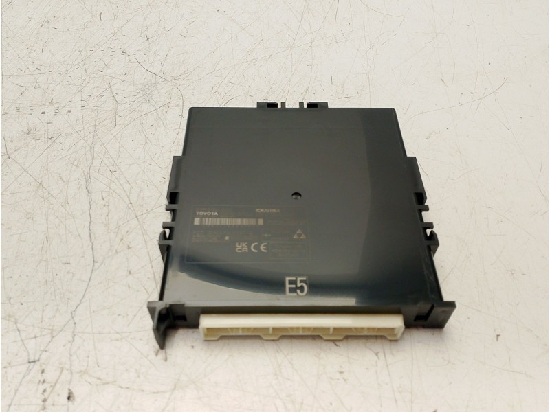 Recambio de modulo electronico para toyota yaris (_p21_, _pa1_, _ph1_) 1.5 hybrid (mxph10) referencia OEM IAM 899900D550  