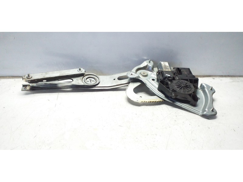 Recambio de motor elevalunas delantero derecho para renault scenic iii dynamique referencia OEM IAM 807302741R 915943200 