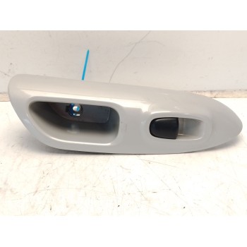 MANDO ELEVALUNAS TRASERO DERECHO 829601KA2A 