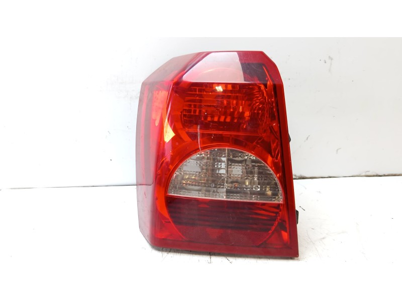 Recambio de piloto trasero izquierdo para dodge caliber 2.0 16v crd cat referencia OEM IAM 5303881AF  320077B