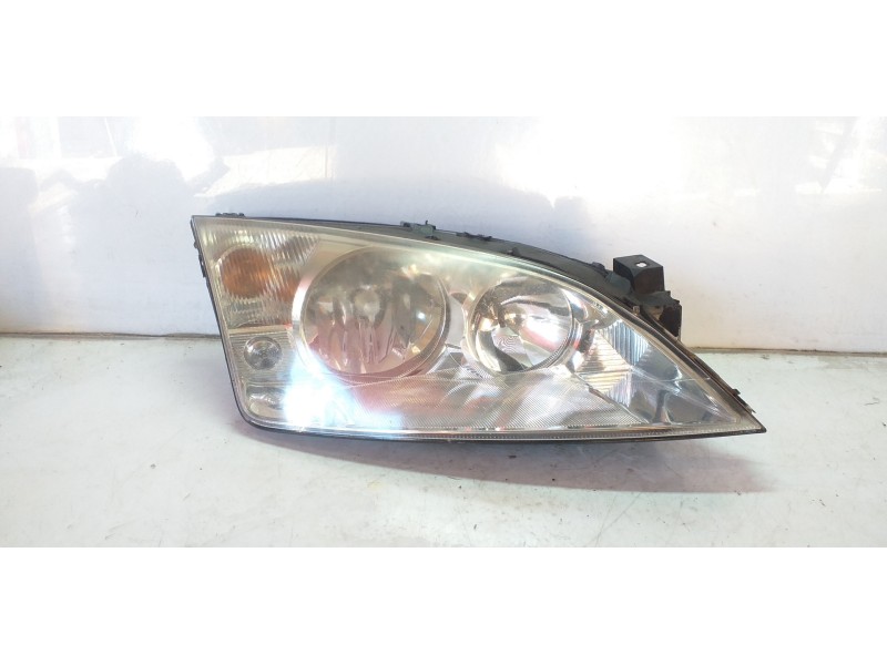 Recambio de faro derecho para ford mondeo berlina (ge) ambiente referencia OEM IAM 1305235545  