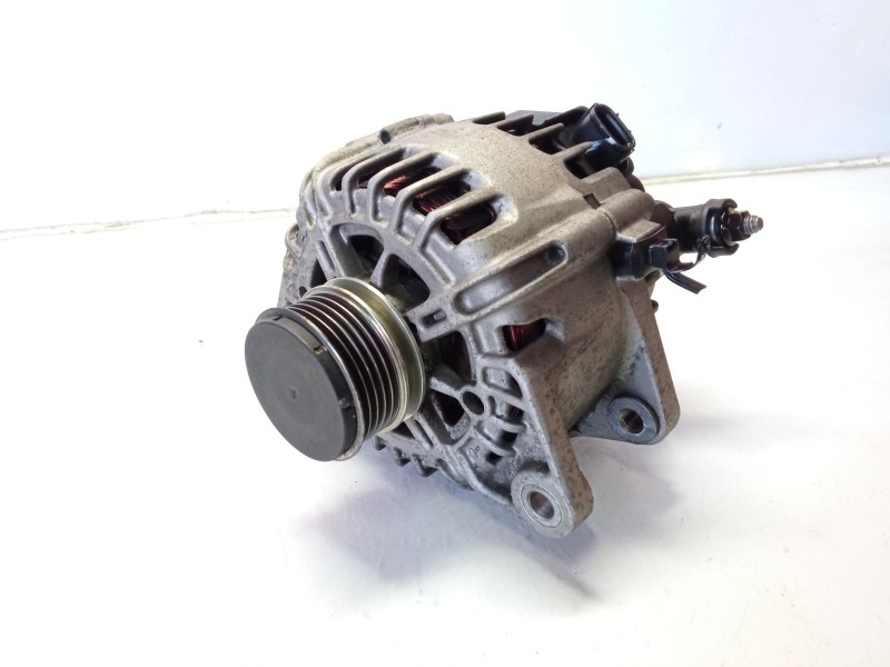 Recambio de alternador para hyundai ix35 comfort 2wd referencia OEM IAM 373002A600 2607316D 