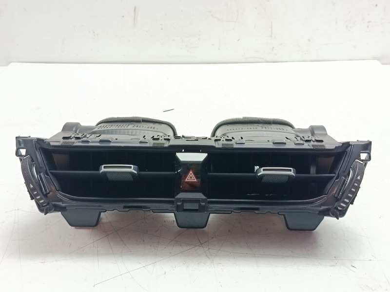 Recambio de rejilla aireadora para toyota corolla (e21) referencia OEM IAM 5567002840C0  