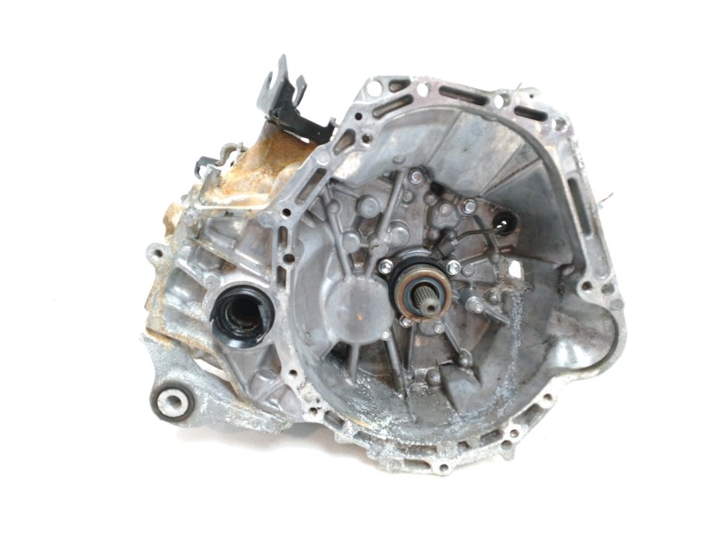 Recambio de caja cambios para toyota yaris hybrid active referencia OEM IAM 30300K0010  