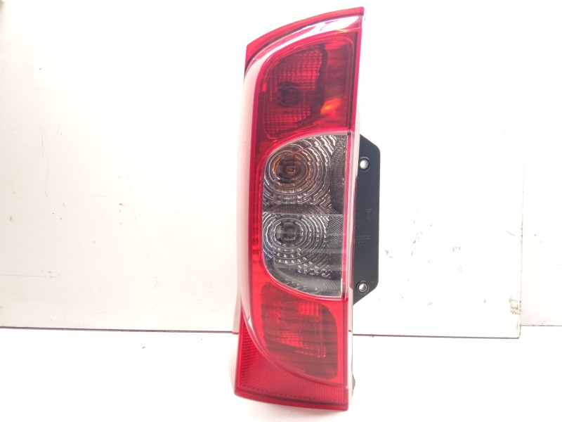 Recambio de piloto trasero izquierdo para fiat fiorino 1.3 16v m-jet cat referencia OEM IAM 01353206080E 13201F 