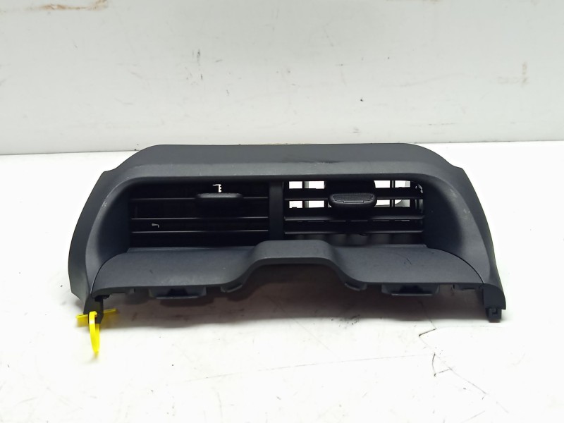Recambio de rejilla aireadora para toyota yaris referencia OEM IAM 55670K0090 MOUO22895 
