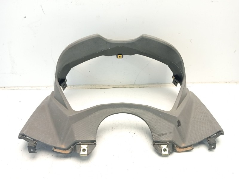 Recambio de moldura para sym jet 14 200 referencia OEM IAM 53208X9B0000  