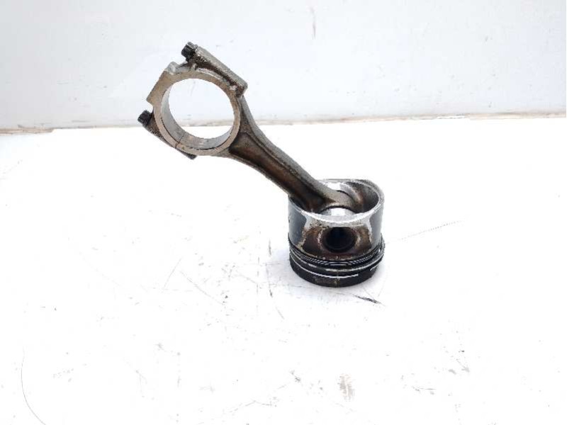 Recambio de piston para volkswagen golf vii lim. (5g1) advance bluemotion referencia OEM IAM 4L107065D001  