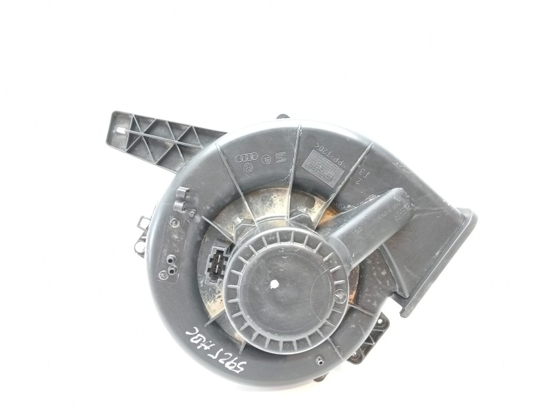 Recambio de motor calefaccion para volkswagen polo (6r1) advance referencia OEM IAM 6Q1819015  