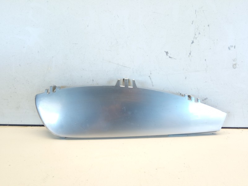 Recambio de moldura para mercedes-benz clase r (w251) 350 (251.056) referencia OEM IAM A2516830428  