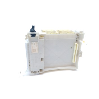 CAJA RELES / FUSIBLES 8273052K40 