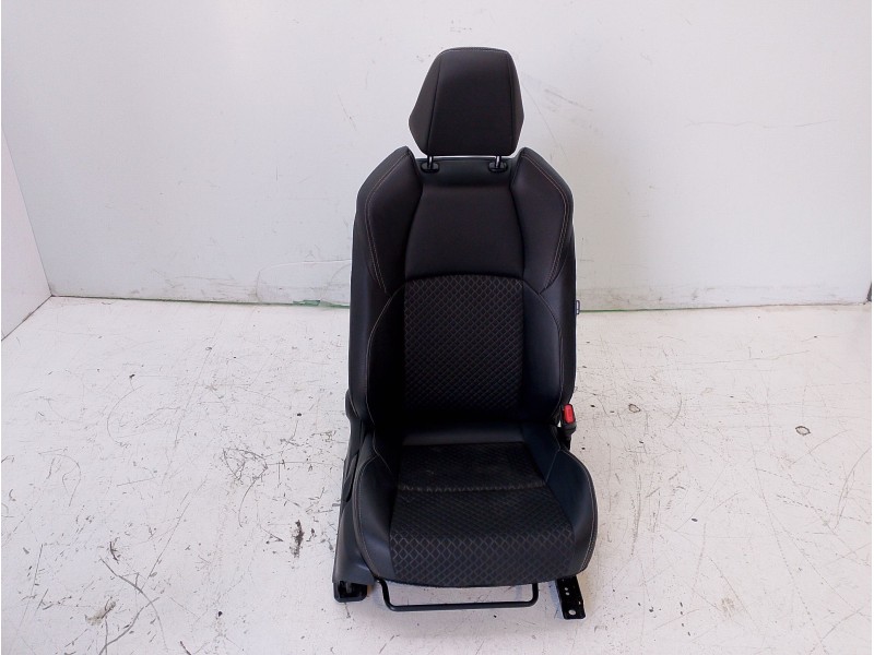 Recambio de asiento delantero derecho para toyota yaris 1.5 16v cat referencia OEM IAM 72010K0060  