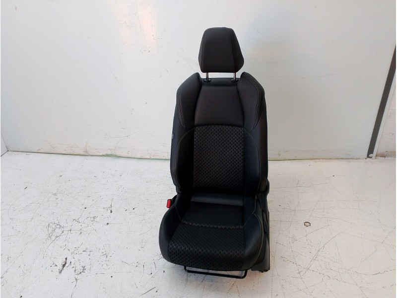 Recambio de asiento delantero izquierdo para toyota yaris 1.5 16v cat referencia OEM IAM 72020K0040  
