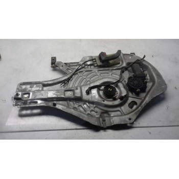 ELEVALUNAS DELANTERO IZQUIERDO 824702E010 