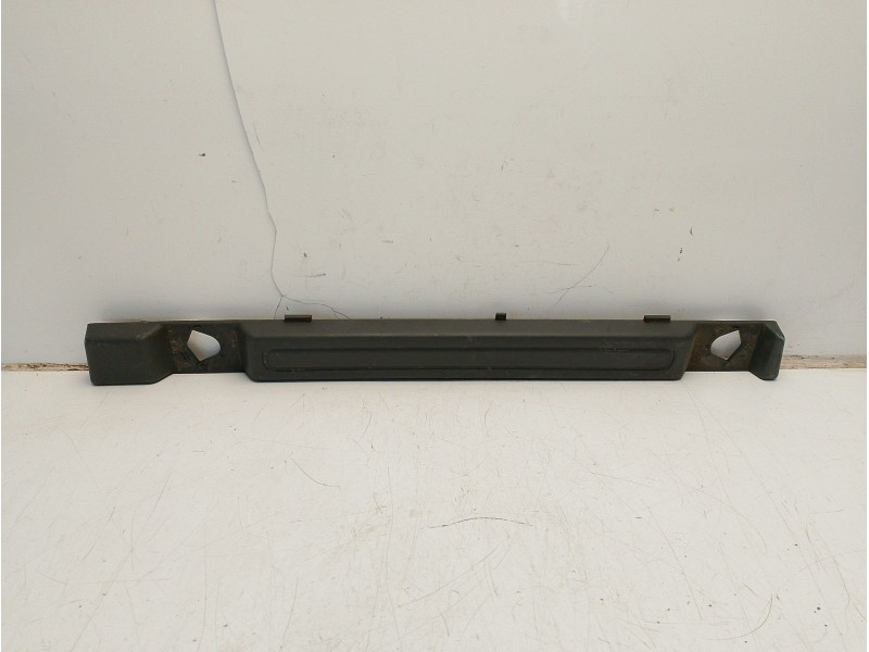 Recambio de moldura para land rover discovery sport (l550) 2.0 d 4x4 referencia OEM IAM LR073084 FK7246066B 