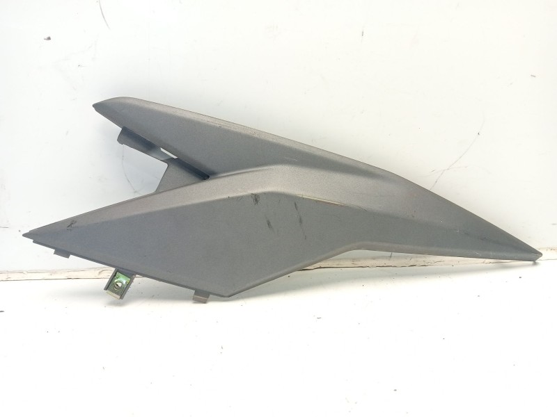 Recambio de moldura para sym jet 14 200 referencia OEM IAM 83610X8A0000  