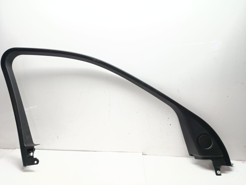 Recambio de molduras delanteras para land rover discovery sport (l550) 2.0 d 4x4 referencia OEM IAM LR077106  