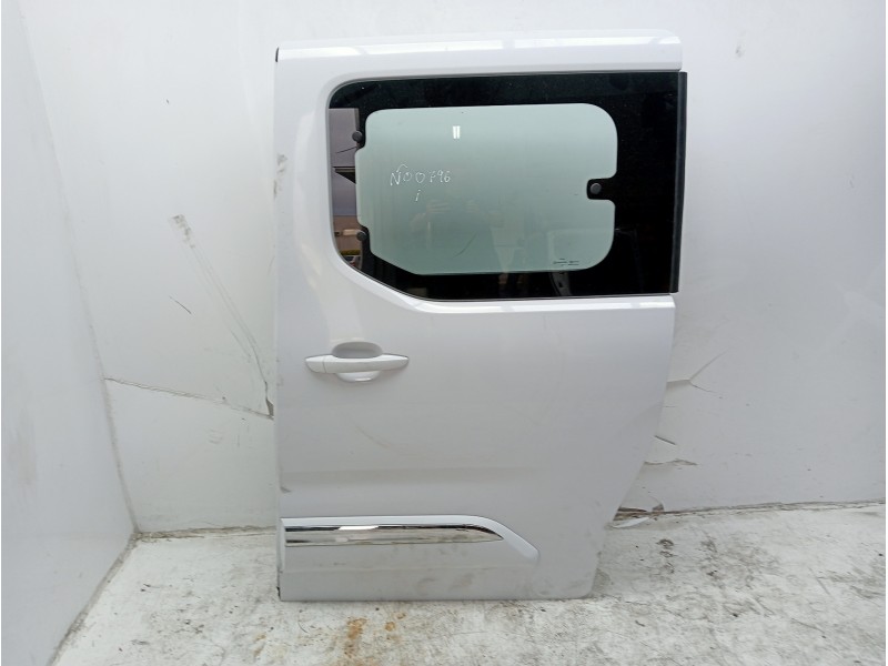 Recambio de puerta trasera izquierda para toyota proace verso 1.6 d-4d cat referencia OEM IAM SU001B0465  