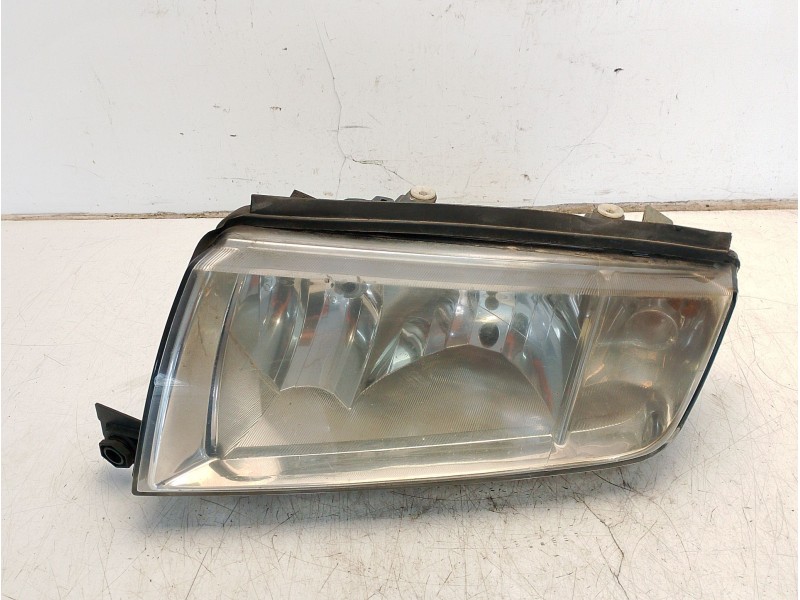 Recambio de faro izquierdo para skoda fabia i (6y2) 1.9 tdi referencia OEM IAM 86651105L  