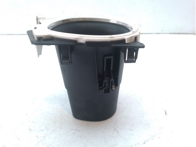 Recambio de moldura para toyota c-hr referencia OEM IAM 55619F4010  55615F4010