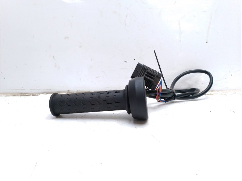 Recambio de puño acelerador para aprilia tuono v4 r referencia OEM IAM 852398  