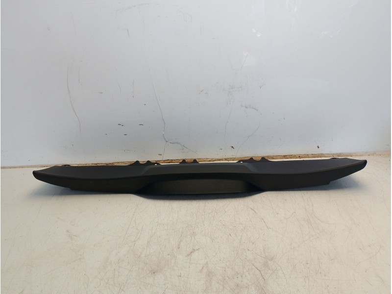 Recambio de moldura para toyota yaris (_p21_, _pa1_, _ph1_) 1.5 hybrid (mxph10) referencia OEM IAM 67761K0020  