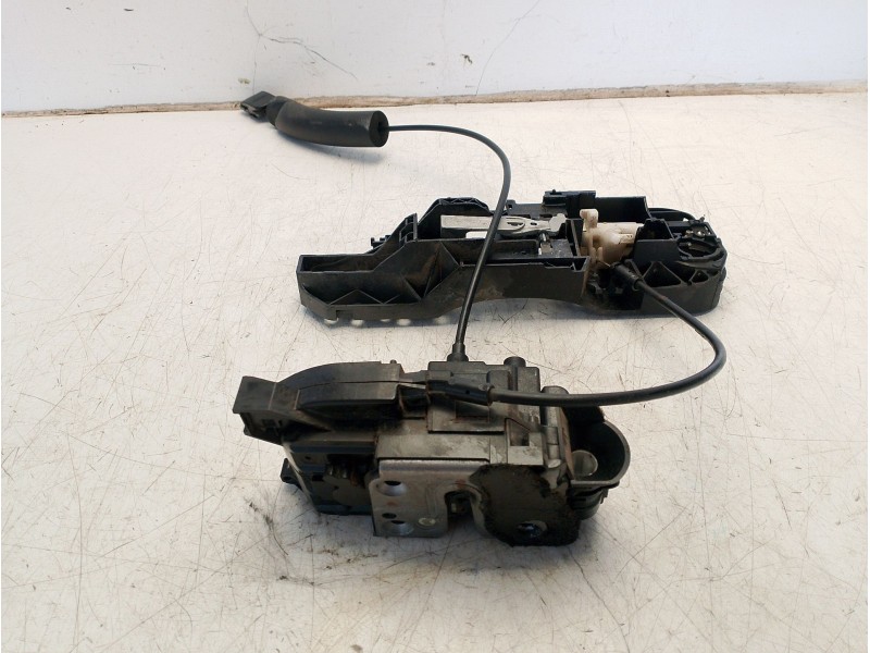 Recambio de cerradura puerta delantera izquierda para renault scenic ii referencia OEM IAM 805030006R  